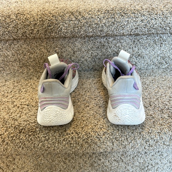 Under Armor Girl Dad Curry 9’s - Picture 4 of 4